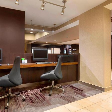 Courtyard By Marriott Champaign Hotel Bagian luar foto