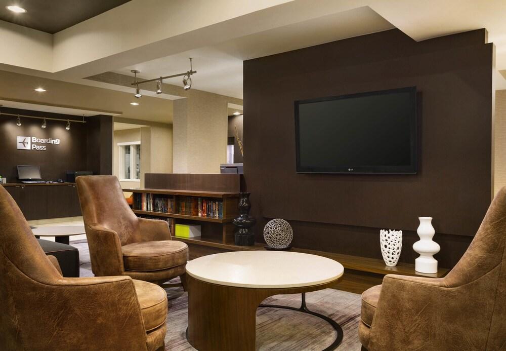 Courtyard By Marriott Champaign Hotel Bagian luar foto