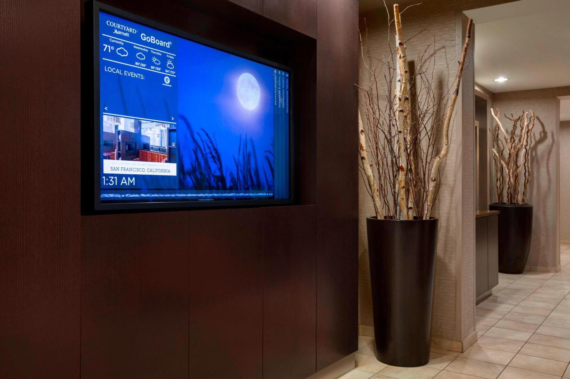 Courtyard By Marriott Champaign Hotel Bagian luar foto