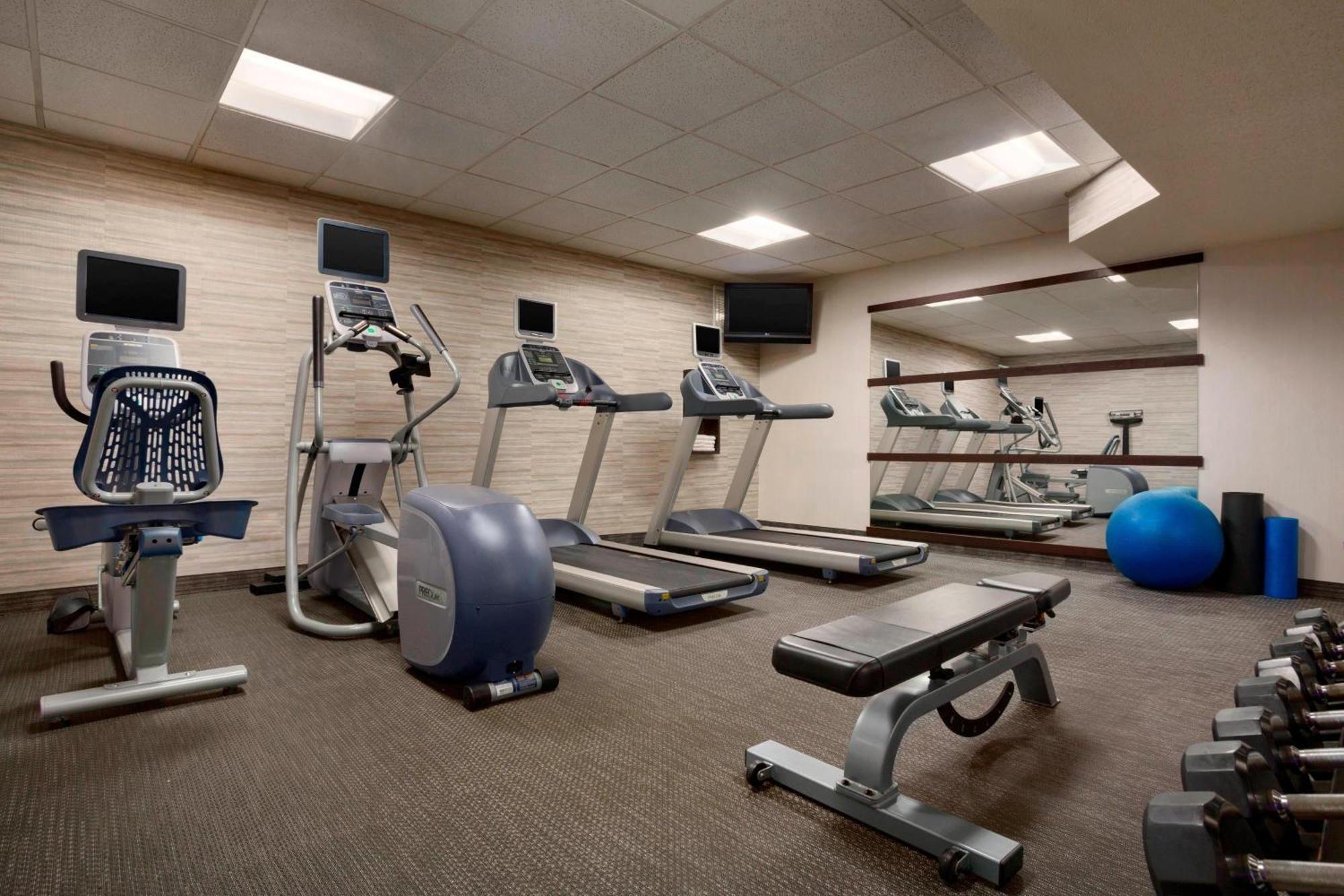 Courtyard By Marriott Champaign Hotel Bagian luar foto