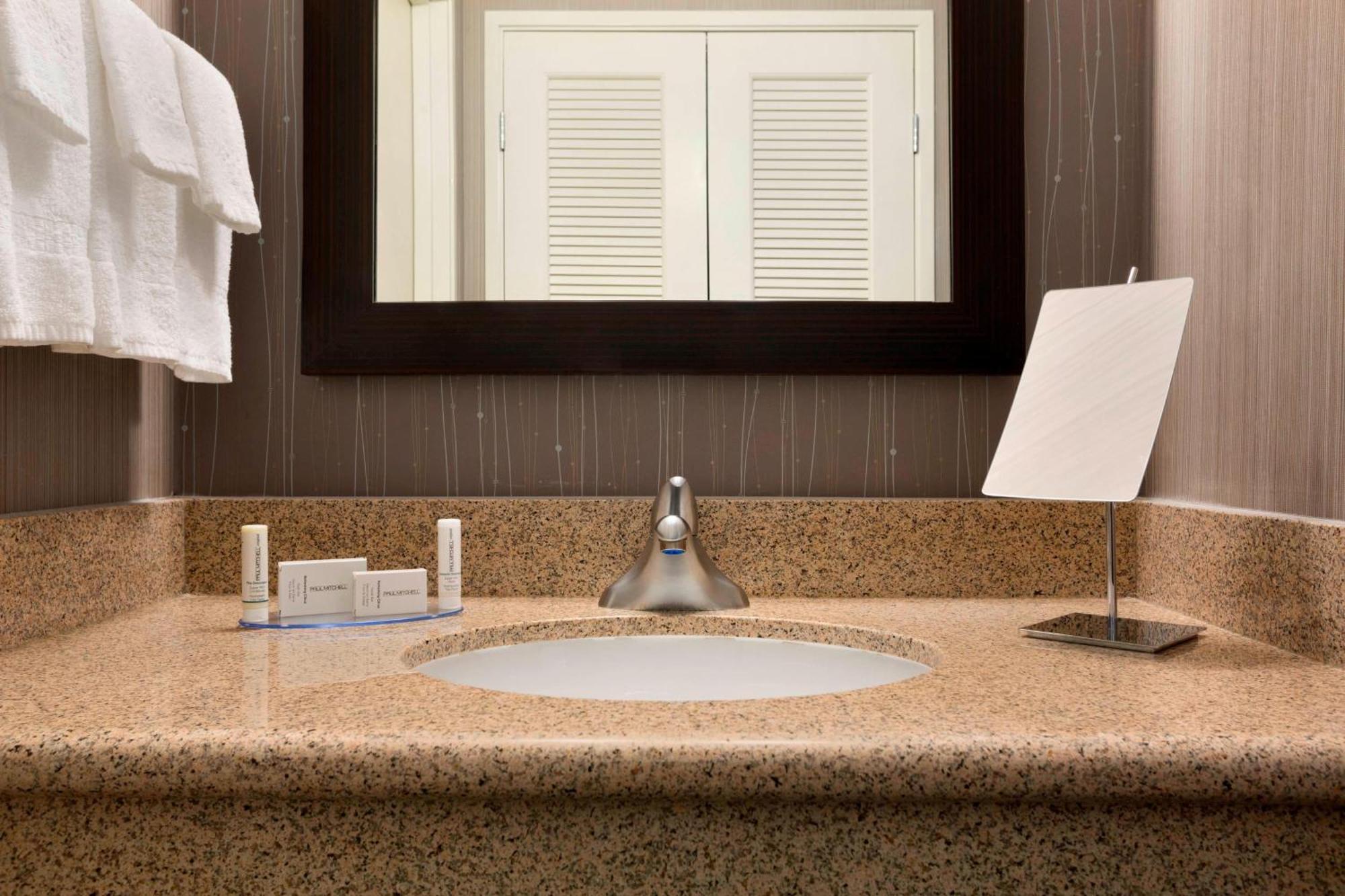 Courtyard By Marriott Champaign Hotel Bagian luar foto